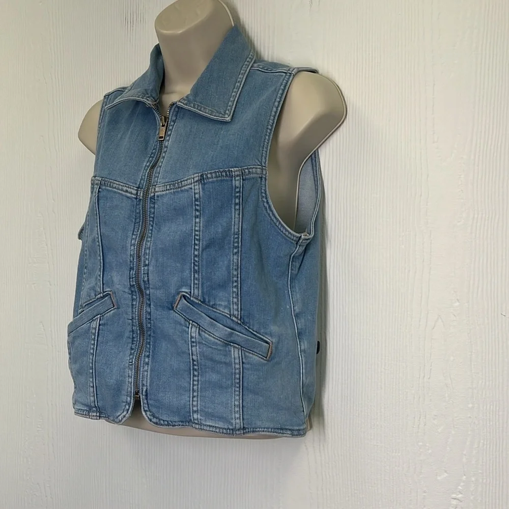 American Eagle - Light Stonewashed Zip Up Pocket Sleeveless Vest Size Small - Picture 6 of 10